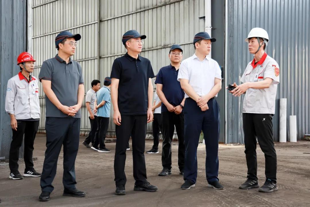 市委常委、副市長(zhǎng)、翼城縣委書記王淵到華翔（翼城）新材料科技園現(xiàn)場(chǎng)辦公