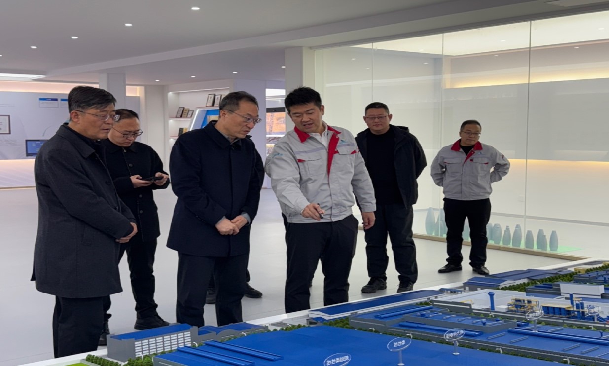 臨汾經(jīng)濟(jì)開(kāi)發(fā)區(qū)黨工委書記、管委會(huì)主任白建成一行深入華翔圣德曼新能源汽車零部件產(chǎn)業(yè)園調(diào)研